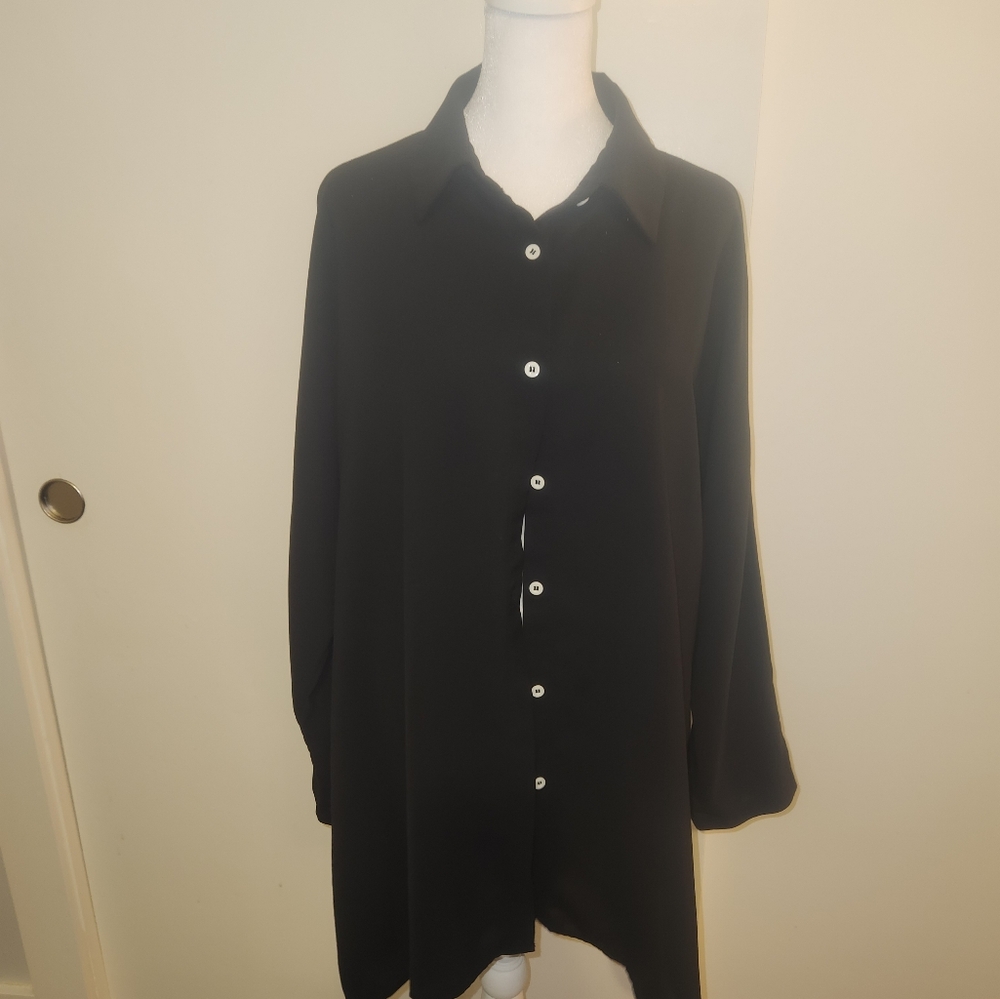 Elegant Black Women's Oversized  Blouse with Collar and Buttons